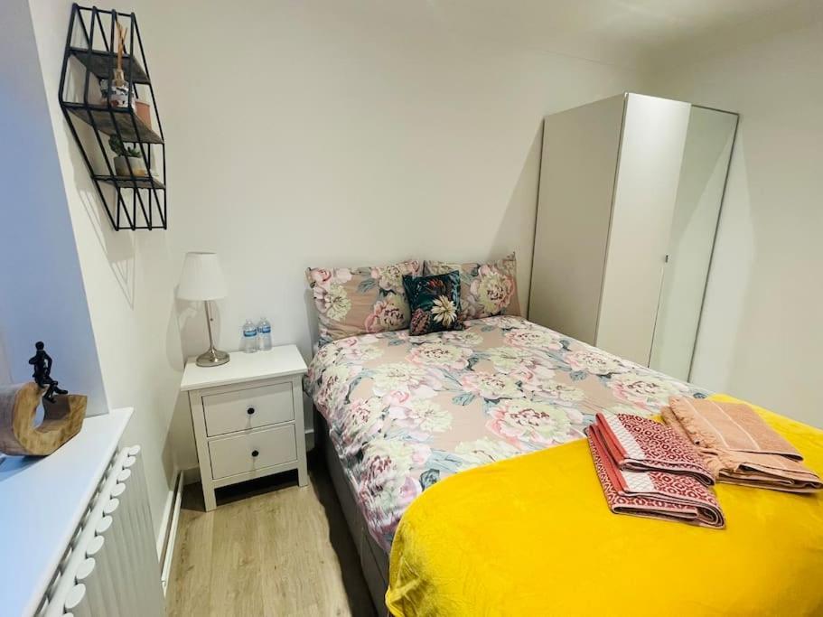 Rooms In A Beautiful House With Free On St Parking برايتون المظهر الخارجي الصورة