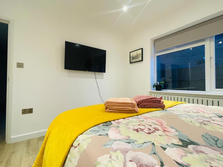 Rooms In A Beautiful House With Free On St Parking برايتون المظهر الخارجي الصورة
