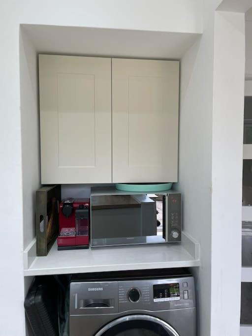 Rooms In A Beautiful House With Free On St Parking برايتون المظهر الخارجي الصورة